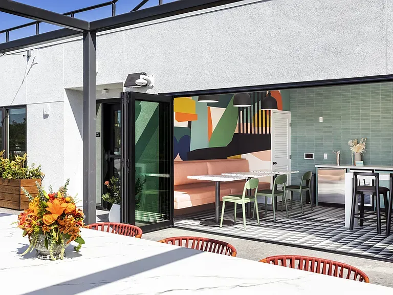 The Charlie Mar Vista exterior