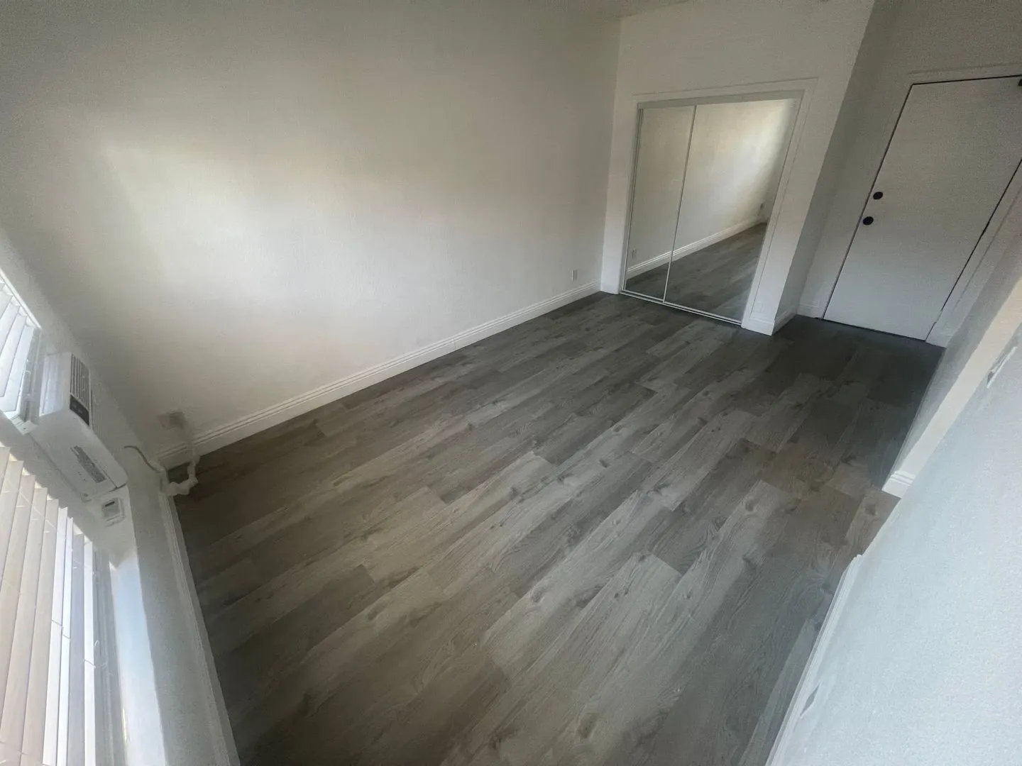 Unit 112 photo 5