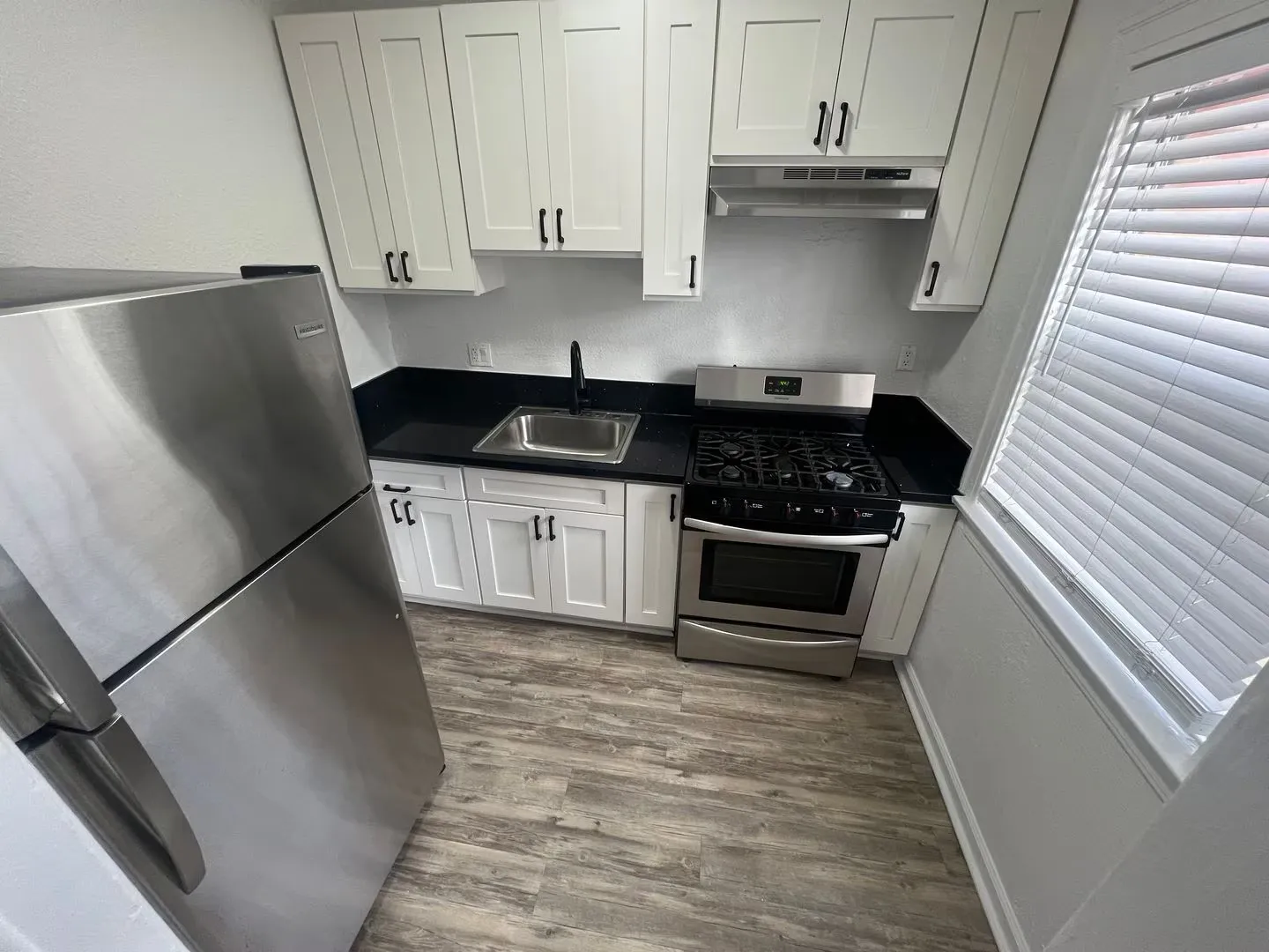 Unit 211 photo 3
